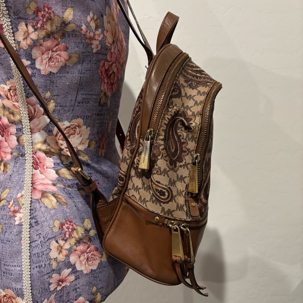Michael Kors paisley printed canvas and leather backpack - Picture 6 of 14